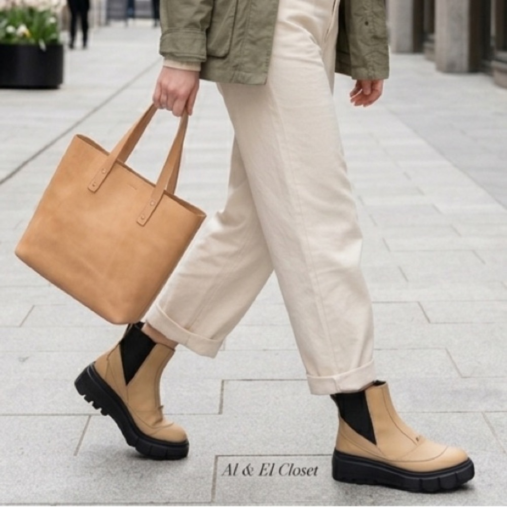 Sorel Caribou X Chelsea Waterproof Boots Tan Chunky Lug Sole Women’s 7.5 NWB